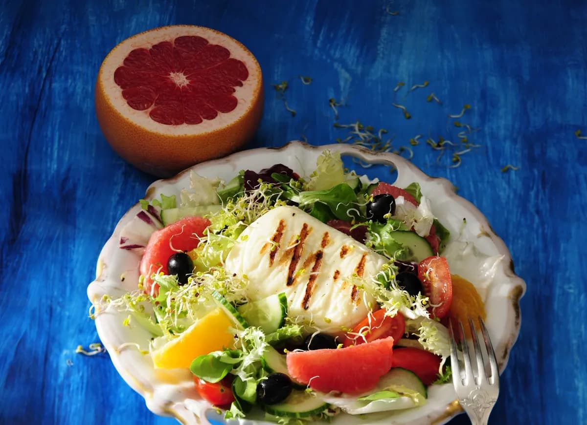 Czym zastąpić ser halloumi? Odkryj najlepsze alternatywy dla siebie