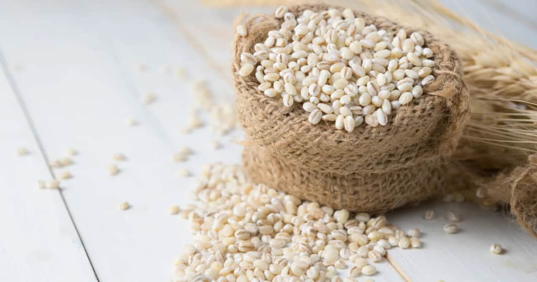 Z czego jest kasza pęczak? Odkryj jej skład i wartości odżywcze