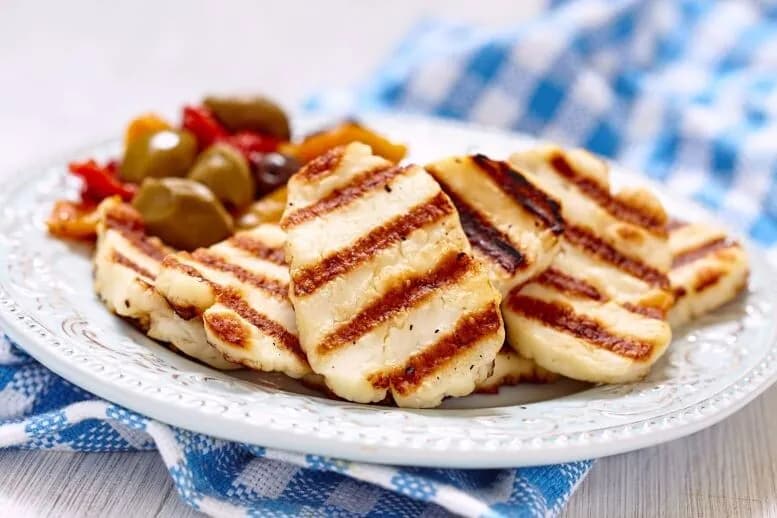 Jak przyrządzić ser halloumi - proste przepisy i oryginalne sposoby