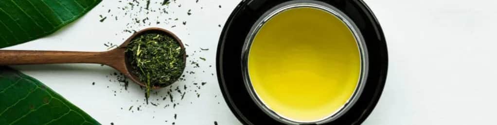 Matcha to kawa czy herbata - odkryj różnice i korzyści zdrowotne