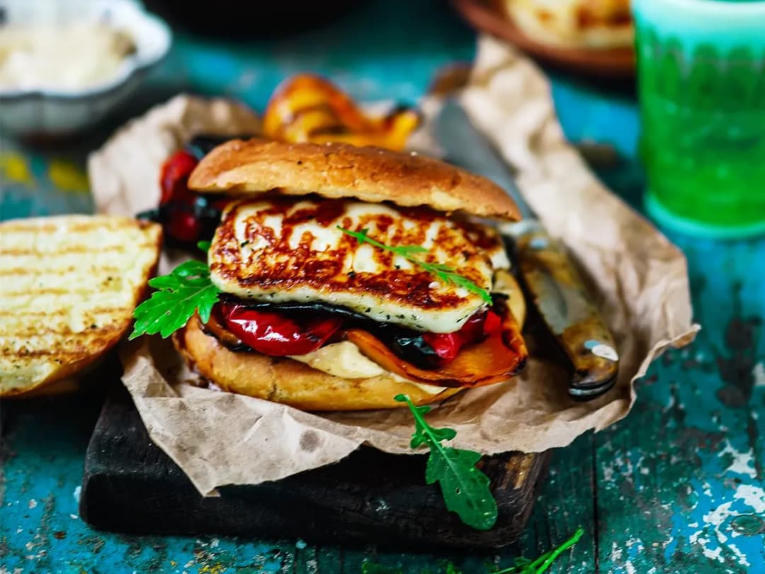Halloumi z czym podać? Najlepsze połączenia i przepisy na dania