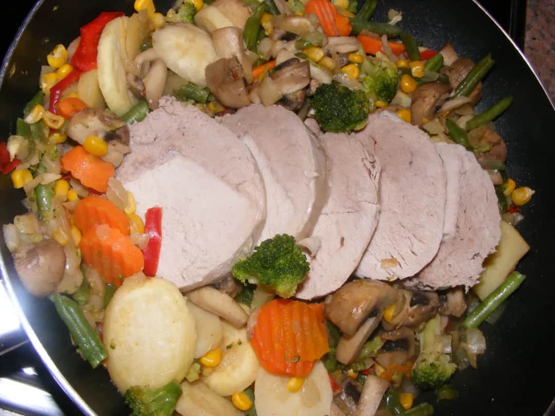 Jak zrobić schab dietetycznie - zdrowy przepis na niskokaloryczne danie