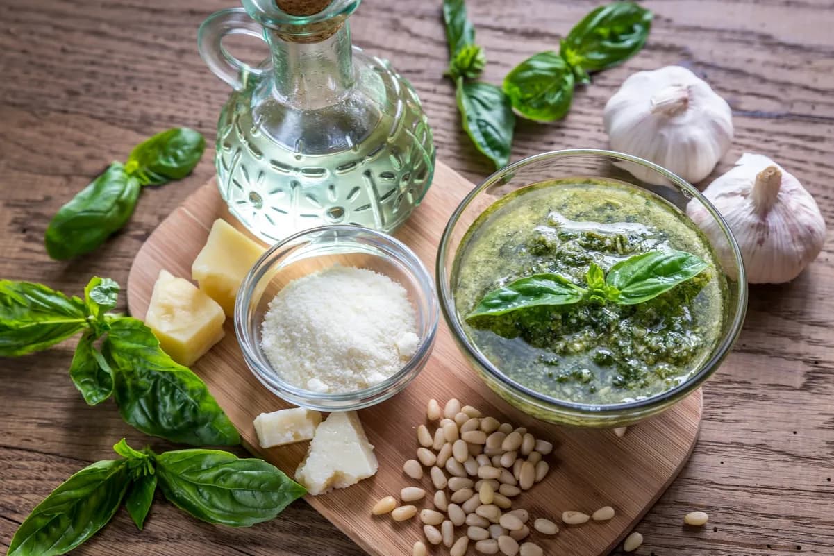 Z czego jest zielone pesto? Odkryj sekrety idealnego smaku