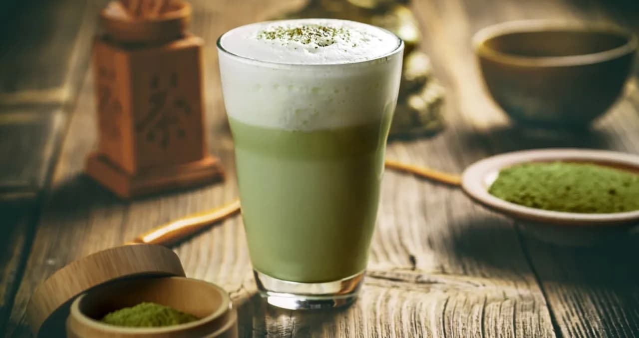 Jak zrobić matcha latte w domu - proste kroki i smaczne triki