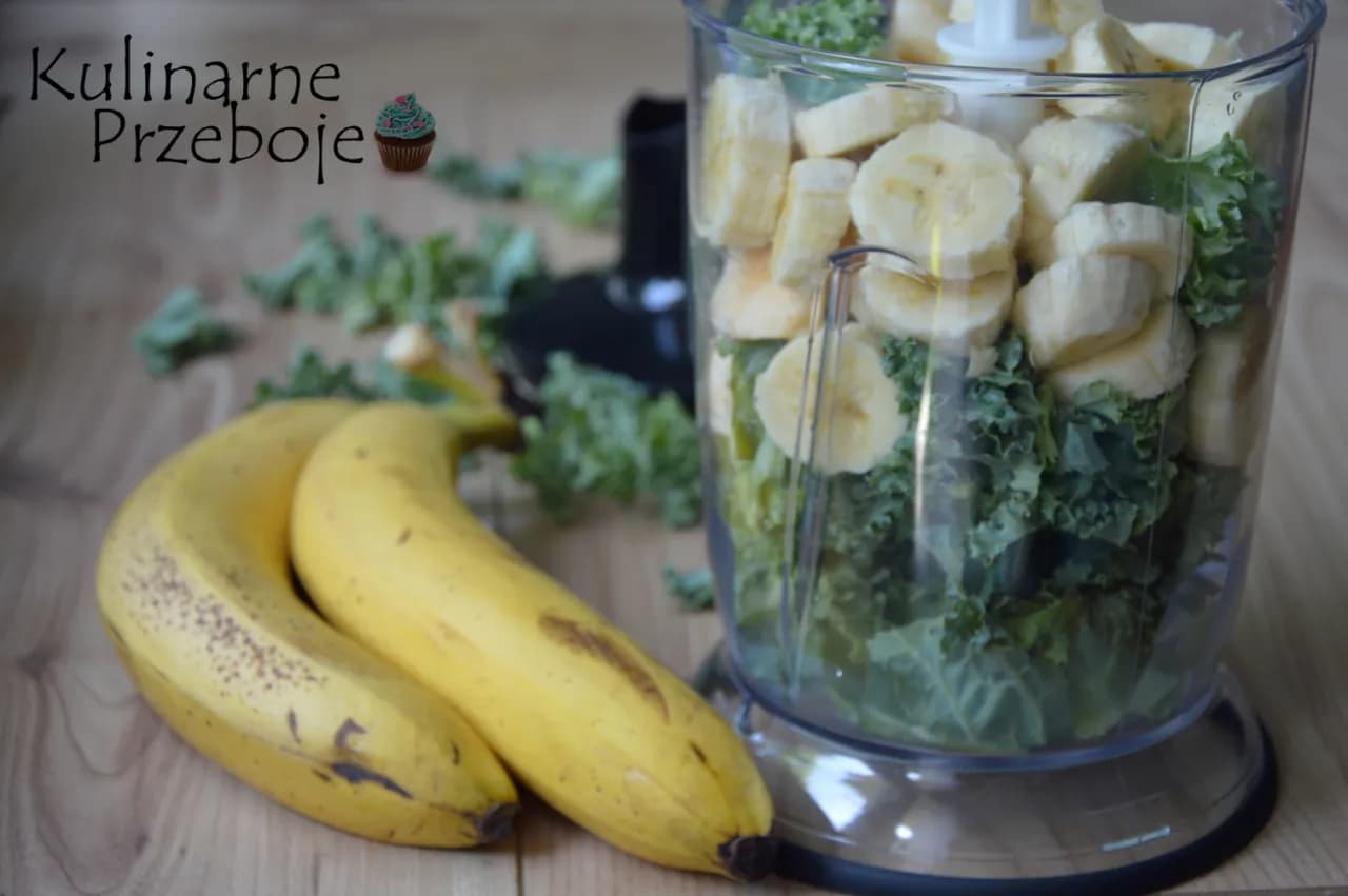 Koktajl z jarmużu, banana i jabłka – zdrowy przepis na smoothie