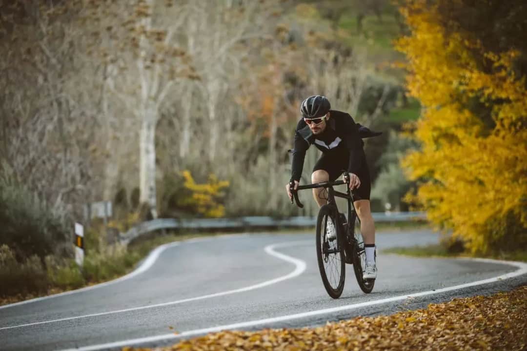 Ile kcal spala się podczas jazdy rowerem na 10 km? Sprawdź teraz!