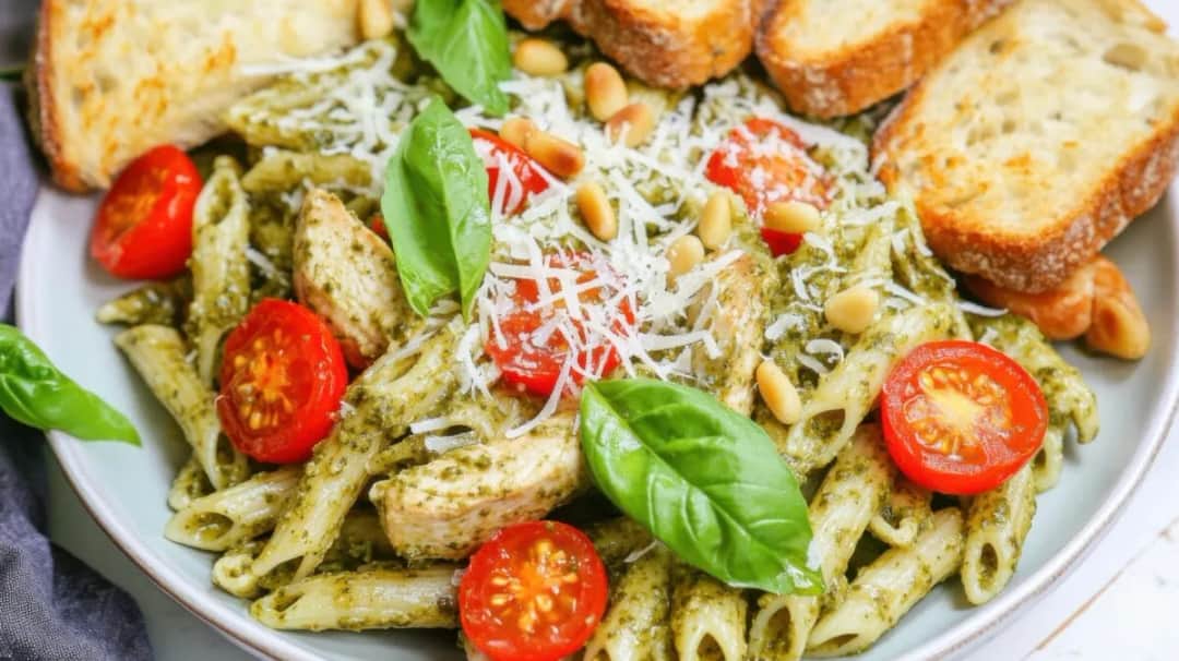 Jak zrobić makaron z pesto ze słoika - szybki i pyszny przepis